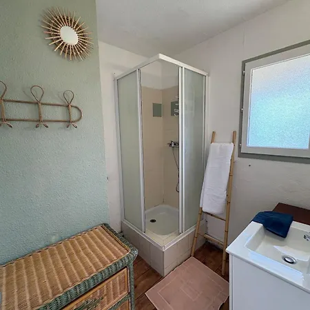 Avec Clim Pour 4 En Avec Piscine Apartment